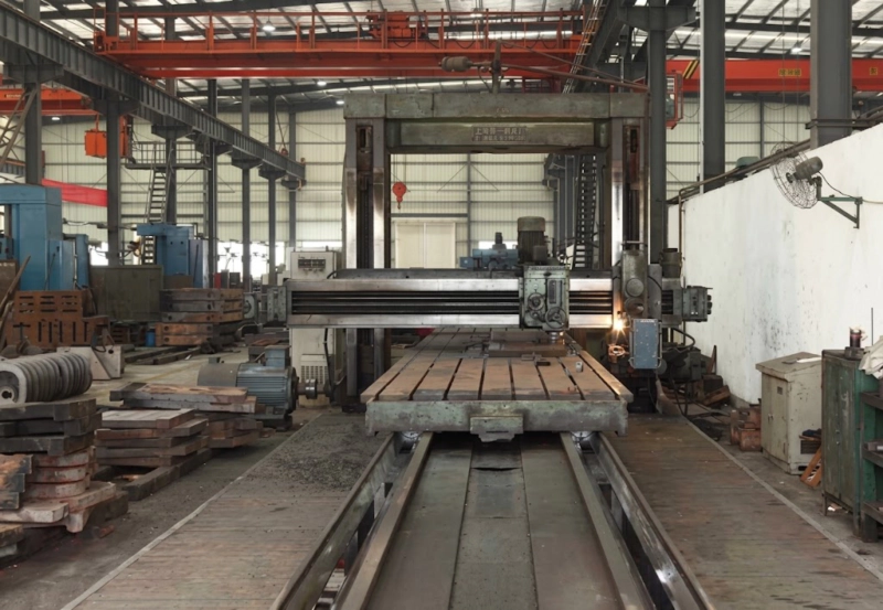 Large gantry milling machines for heavy compressor frames