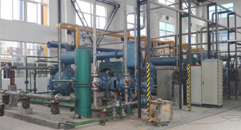 DW series nitrogen and oxygen compressor installed at industrial gas plant or air separation facility horizontal opposed-balance machine N2 O2 medium capacity Russia